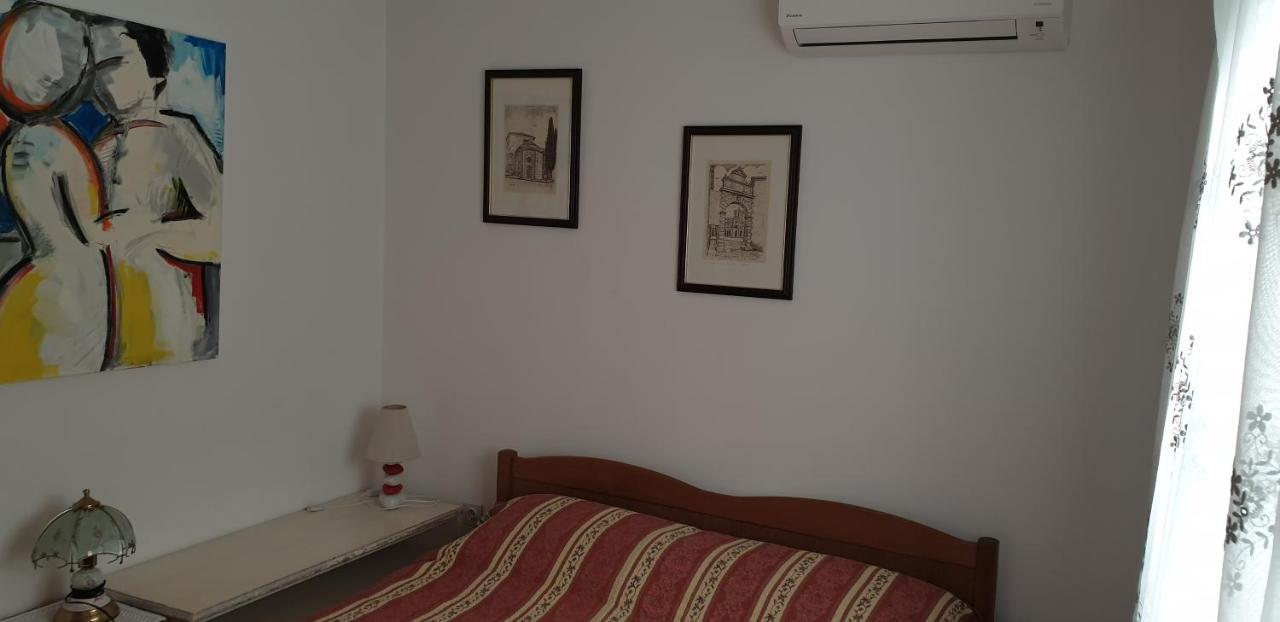 Haus Silvia Apartment Rovinj Exterior photo